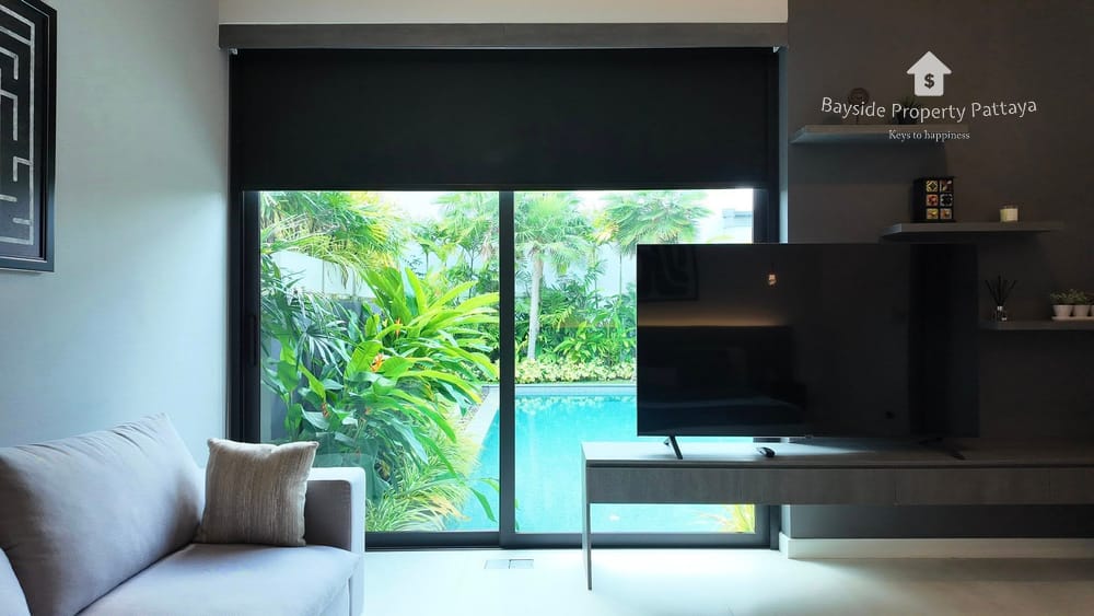 Spacious 5-Bedroom Villa for Sale in East Pattaya - Pet Friendly with Air Conditioning 14
