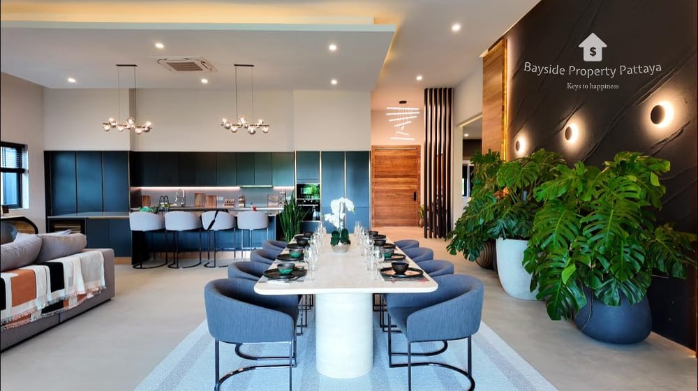 Spacious 5-Bedroom Villa for Sale in East Pattaya - Pet Friendly with Air Conditioning 13