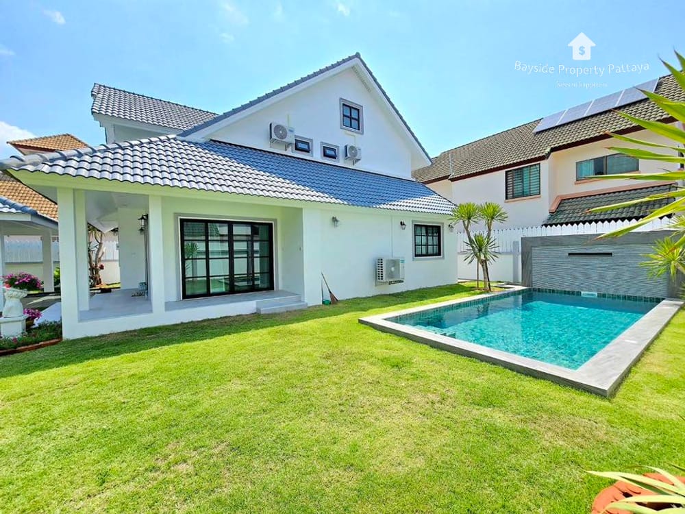 Spacious 4-Bedroom House for Sale with Air Conditioning in East Pattaya 1