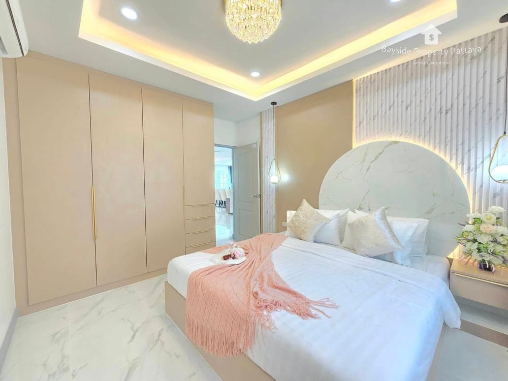 Spacious 4-Bedroom House for Sale with Air Conditioning in East Pattaya 11