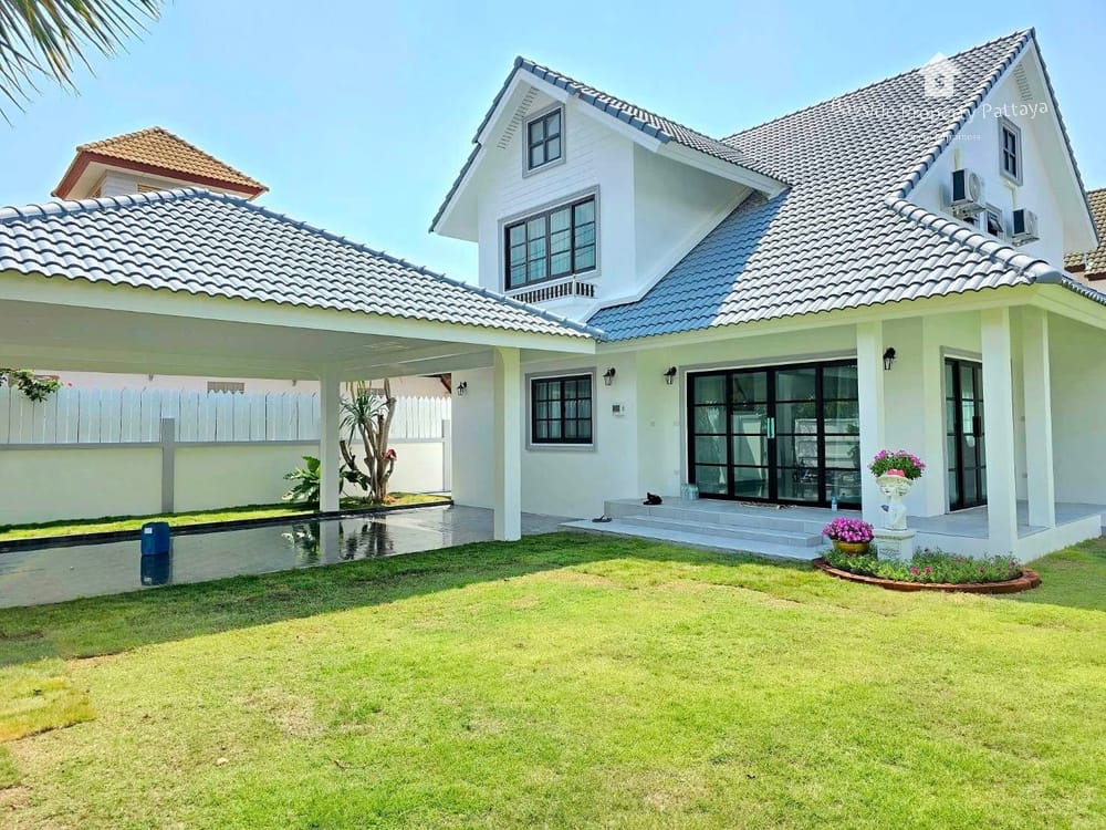 Spacious 4-Bedroom House for Sale with Air Conditioning in East Pattaya 3