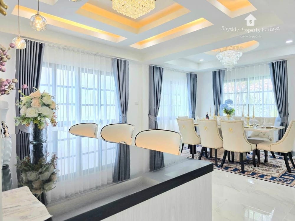 Spacious 4-Bedroom House for Sale with Air Conditioning in East Pattaya 6