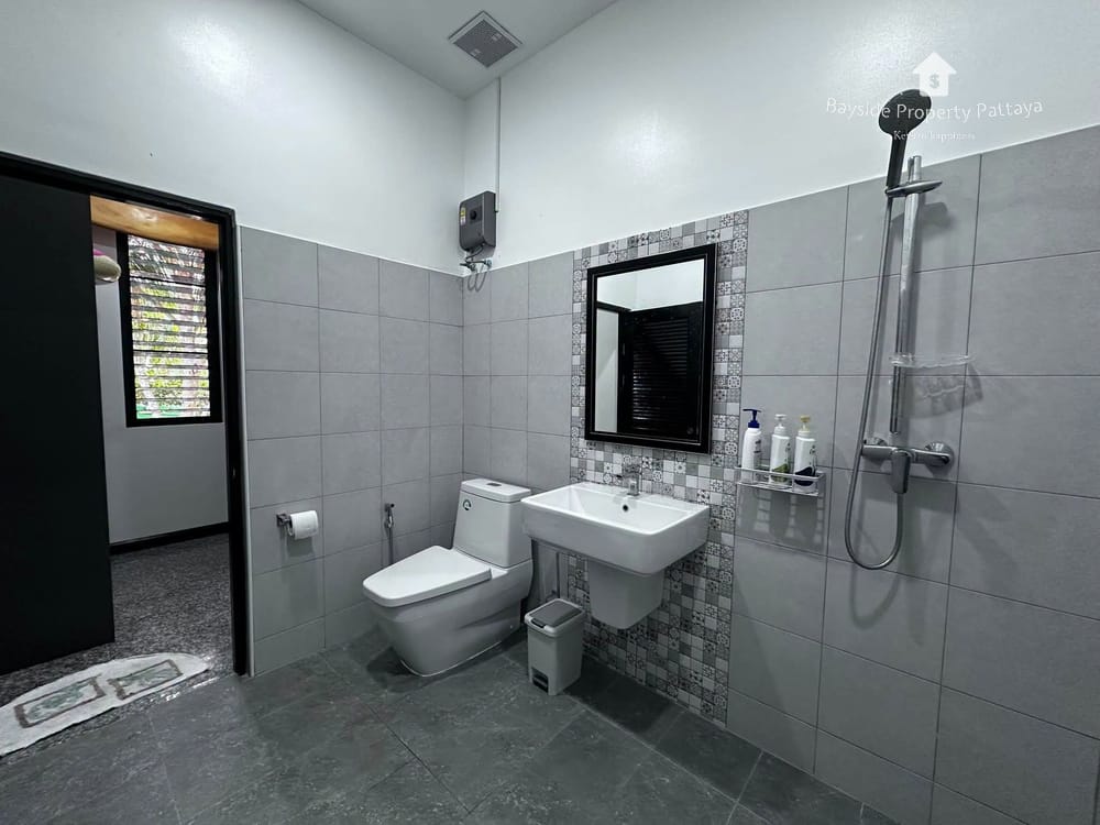 Großzügige 4-Schlafzimmer Pool-Villa in Bang Saray, Pattaya – Haustierfreundlich & Klimatisiert 24