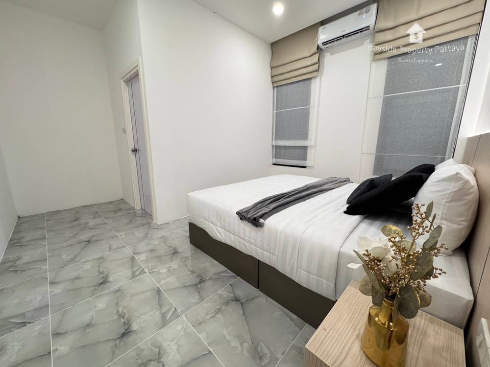 Spacious 3-Bedroom Detached House for Sale in East Pattaya - Pet Friendly with Air Conditioning 4