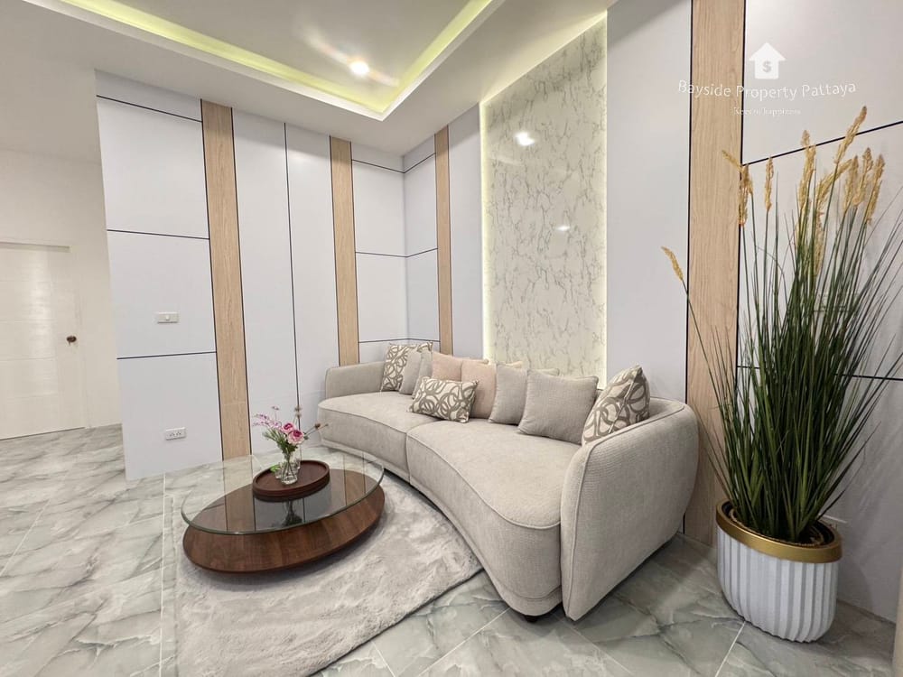 Spacious 3-Bedroom Detached House for Sale in East Pattaya - Pet Friendly with Air Conditioning 8