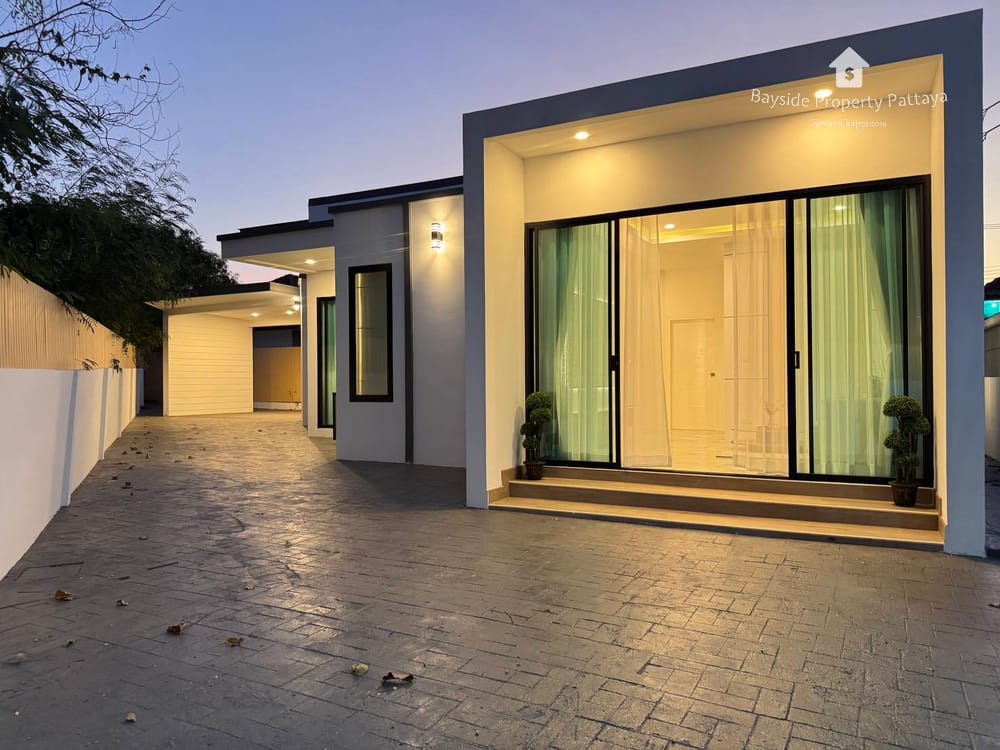 Spacious 3-Bedroom Detached House for Sale in East Pattaya - Pet Friendly with Air Conditioning 9