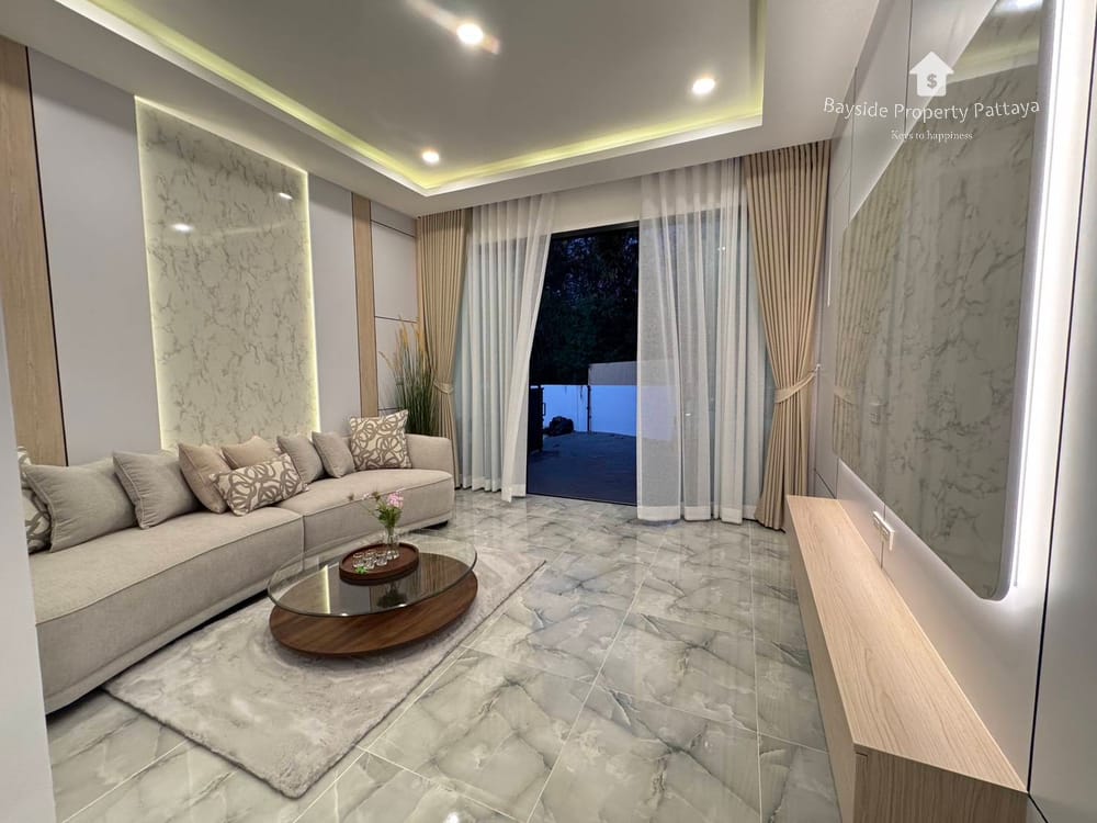 Spacious 3-Bedroom Detached House for Sale in East Pattaya - Pet Friendly with Air Conditioning 12