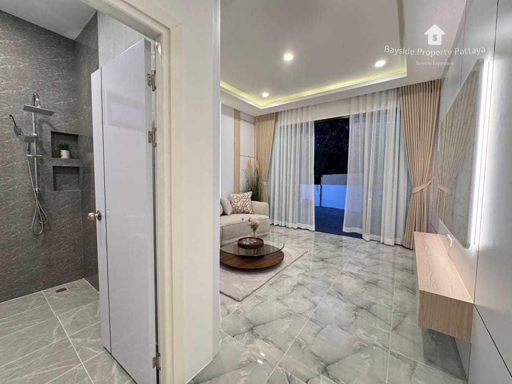 Spacious 3-Bedroom Detached House for Sale in East Pattaya - Pet Friendly with Air Conditioning 13