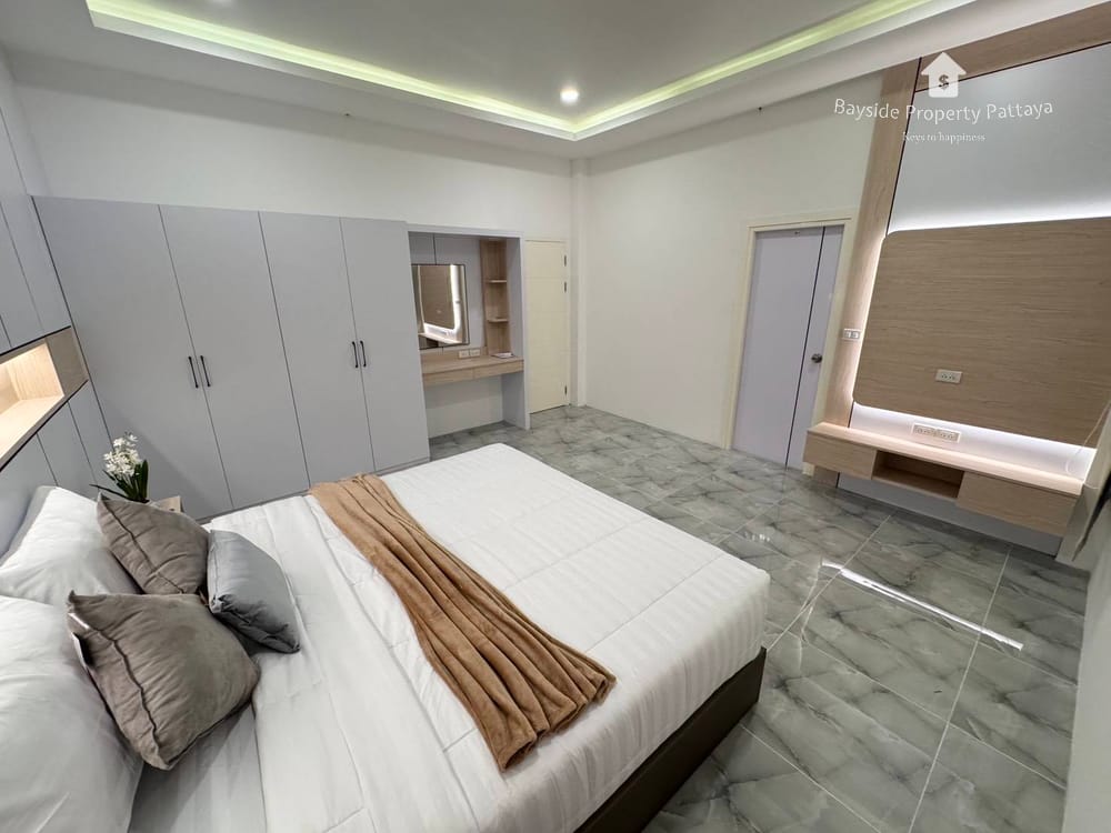 Spacious 3-Bedroom Detached House for Sale in East Pattaya - Pet Friendly with Air Conditioning 14