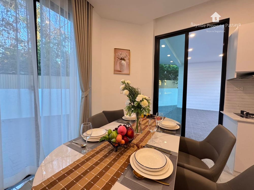 Spacious 3-Bedroom Detached House for Sale in East Pattaya - Pet Friendly with Air Conditioning 16