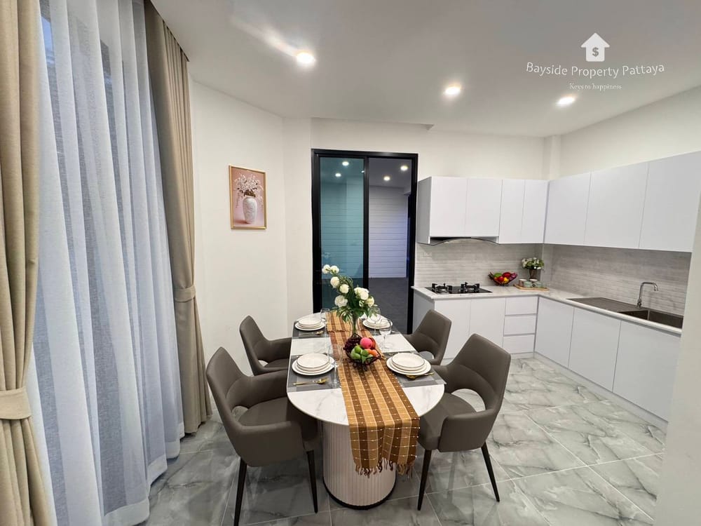Spacious 3-Bedroom Detached House for Sale in East Pattaya - Pet Friendly with Air Conditioning 17