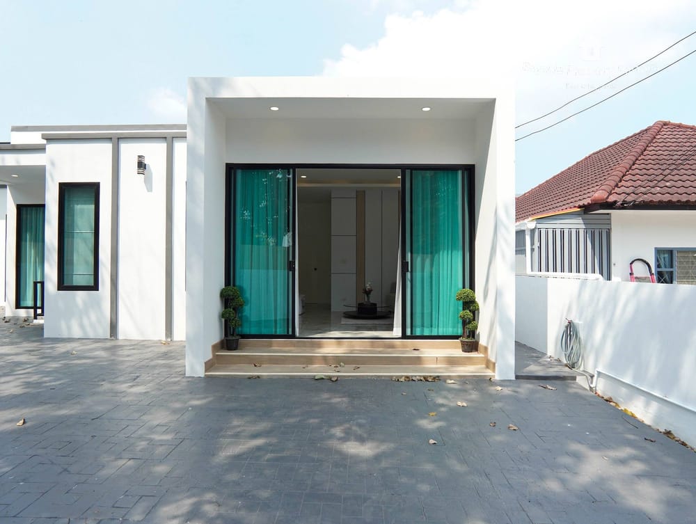 Spacious 3-Bedroom Detached House for Sale in East Pattaya - Pet Friendly with Air Conditioning 19