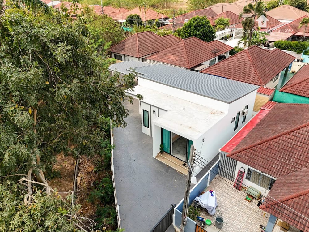Spacious 3-Bedroom Detached House for Sale in East Pattaya - Pet Friendly with Air Conditioning 21