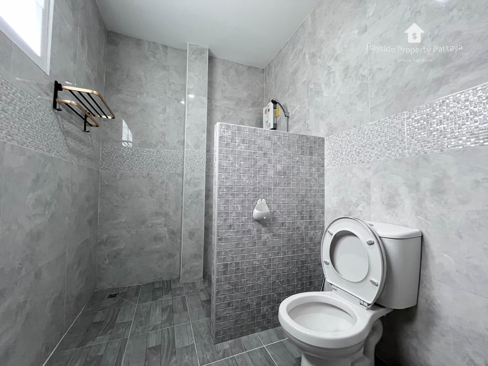 3-Bedroom Detached House for Sale in Pornthep Garden Ville 6, Nong Pla Lai, Pattaya with City View 16