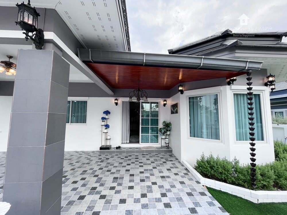 3-Bedroom Detached House for Sale in Pornthep Garden Ville 6, Nong Pla Lai, Pattaya with City View 2