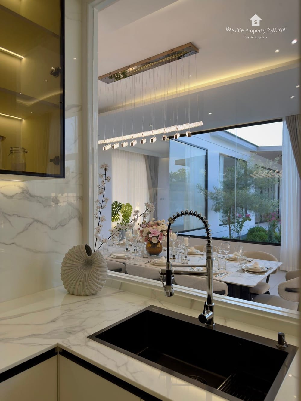 Modern 4-Bedroom Pool Villa for Sale in Nong Pla Lai, Pattaya - Pet Friendly with Air Conditioning 9