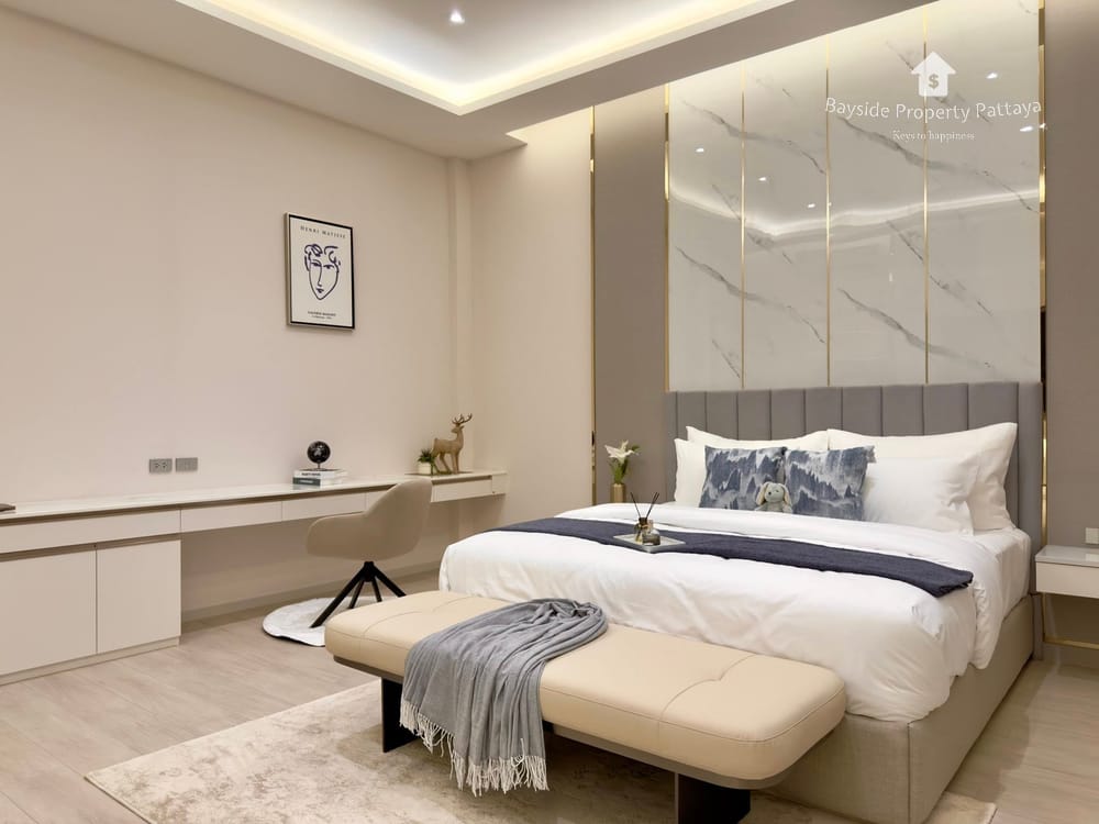 Modern 4-Bedroom Pool Villa for Sale in Nong Pla Lai, Pattaya - Pet Friendly with Air Conditioning 10