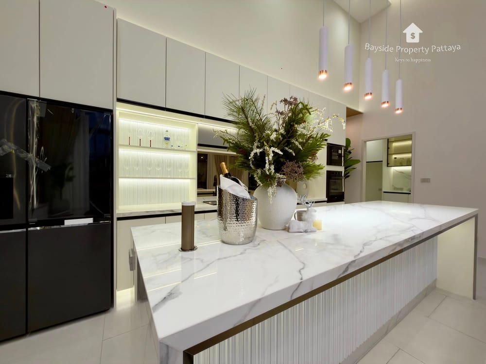Modern 4-Bedroom Pool Villa for Sale in Nong Pla Lai, Pattaya - Pet Friendly with Air Conditioning 11