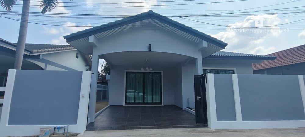 Spacious 3-Bedroom Detached House for Sale in East Pattaya - Pet Friendly with Air Conditioning 5