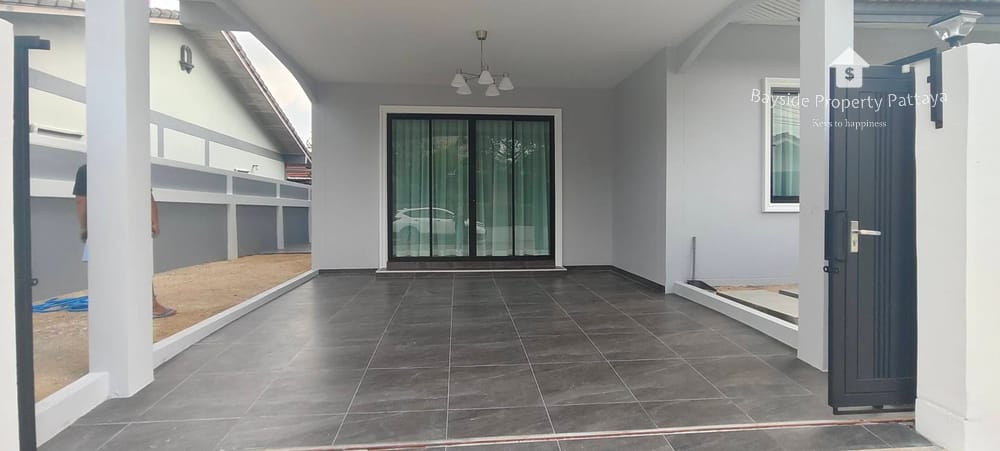 Spacious 3-Bedroom Detached House for Sale in East Pattaya - Pet Friendly with Air Conditioning 6