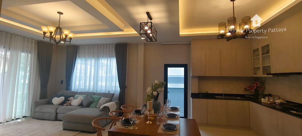 Spacious 3-Bedroom Detached House for Sale in East Pattaya - Pet Friendly with Air Conditioning 3