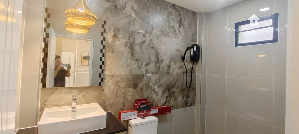 Spacious 3-Bedroom Detached House for Sale in East Pattaya - Pet Friendly with Air Conditioning 41