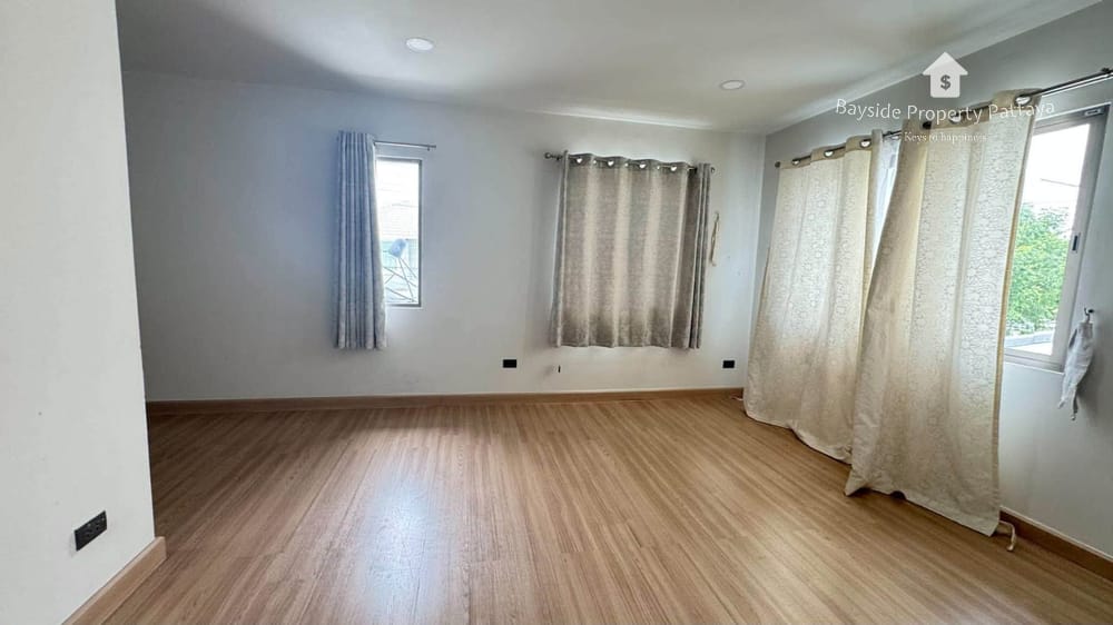Geräumiges Einfamilienhaus mit 4 Schlafzimmern in Nong Pla Lai, Pattaya – Stadtblick & Gartenoase 6
