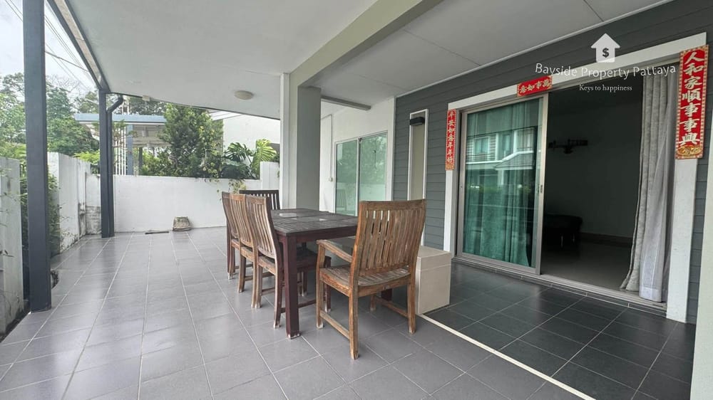 Geräumiges Einfamilienhaus mit 4 Schlafzimmern in Nong Pla Lai, Pattaya – Stadtblick & Gartenoase 2