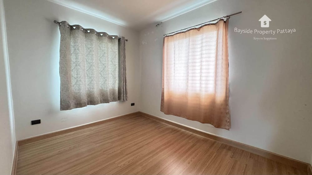Geräumiges Einfamilienhaus mit 4 Schlafzimmern in Nong Pla Lai, Pattaya – Stadtblick & Gartenoase 8
