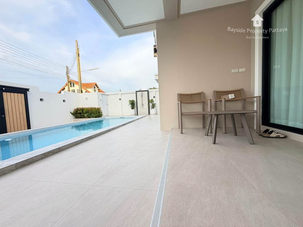 Großzügige Poolvilla mit 3 Schlafzimmern in Ost-Pattaya zu verkaufen – Stadtblick und Klimaanlage 7