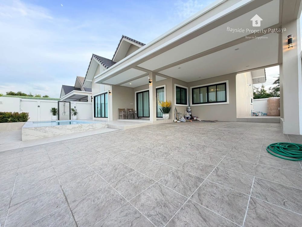 Großzügige Poolvilla mit 3 Schlafzimmern in Ost-Pattaya zu verkaufen – Stadtblick und Klimaanlage 4