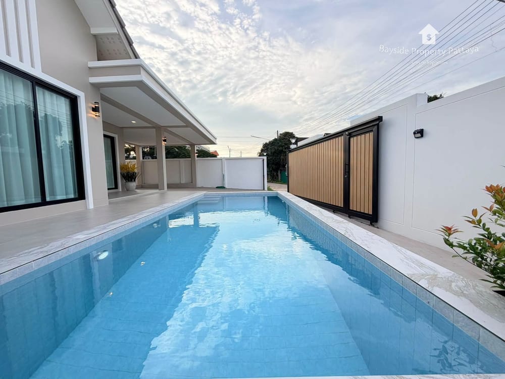 Großzügige Poolvilla mit 3 Schlafzimmern in Ost-Pattaya zu verkaufen – Stadtblick und Klimaanlage 3