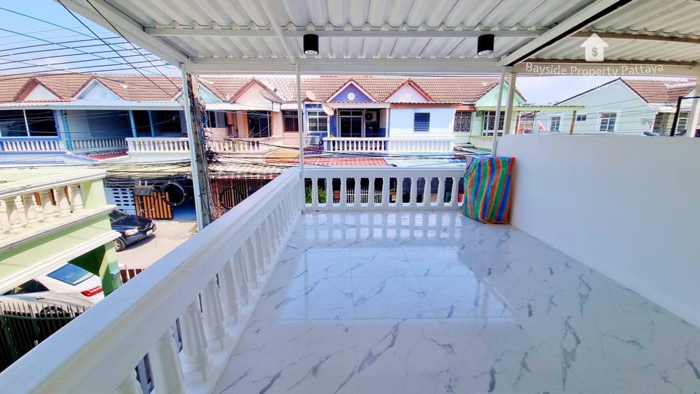 Spacious 3-Bedroom Townhouse for Sale in East Pattaya - Pet Friendly with Air Conditioning 15