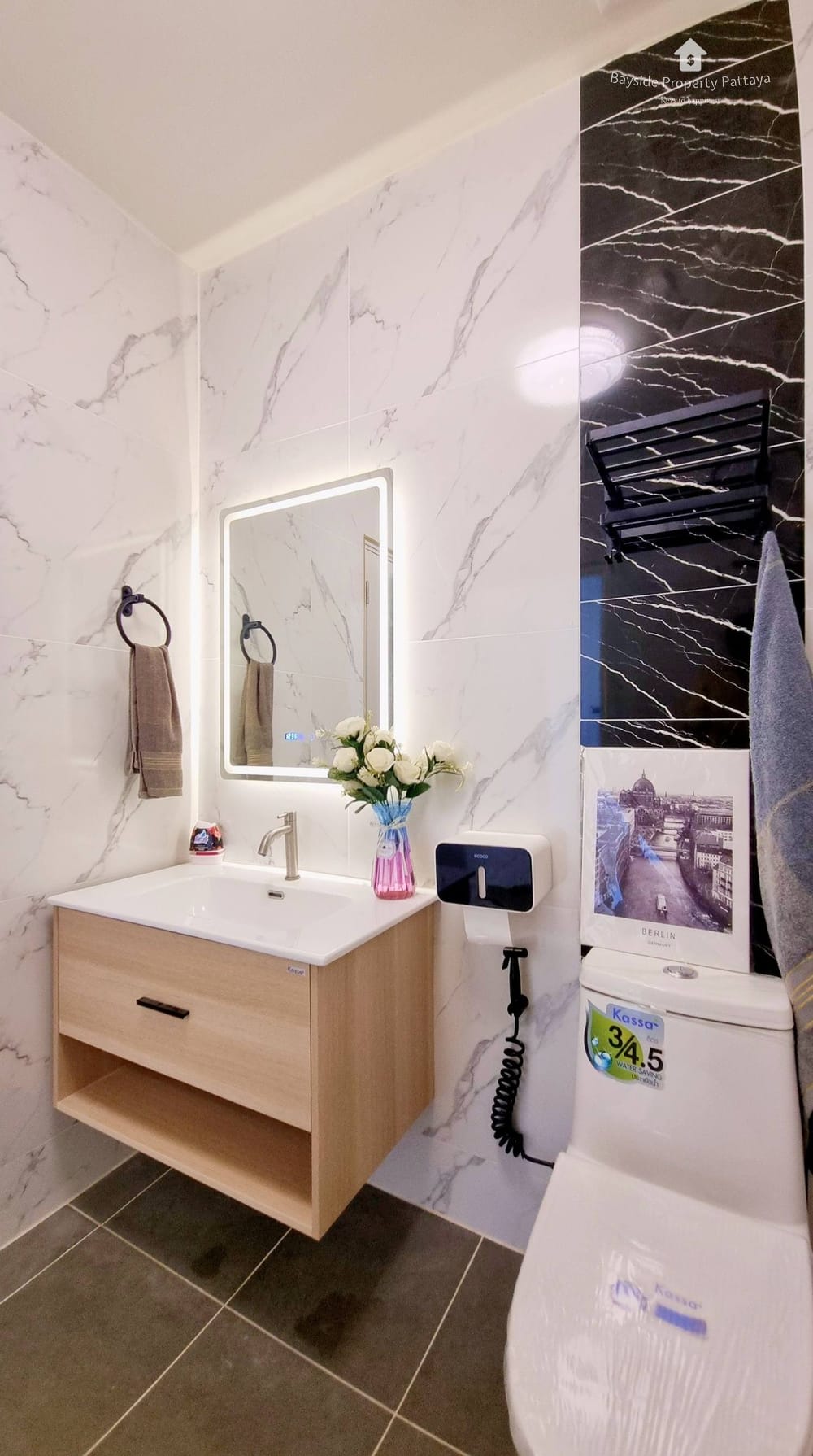 Spacious 3-Bedroom Townhouse for Sale in East Pattaya - Pet Friendly with Air Conditioning 26