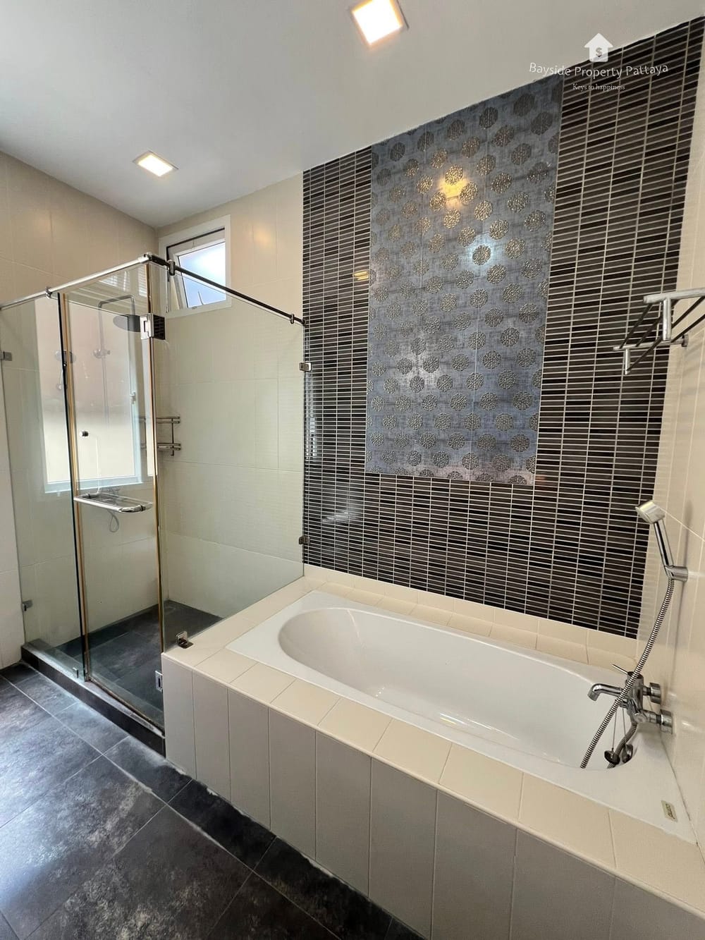 Spacious 3-Bedroom Detached House for Rent in Sirisa 16, East Pattaya 17
