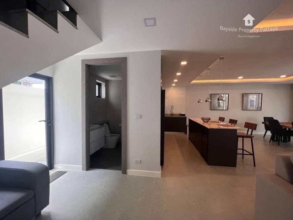 Продаю 5-к. виллу, 300м², 2/2 эт. в ЖК Jomtien Pool Villas 8