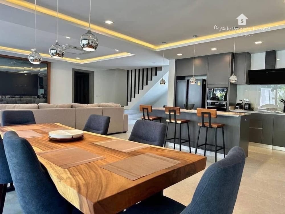 Продаю 5-к. виллу, 300м², 2/2 эт. в ЖК Jomtien Pool Villas 6