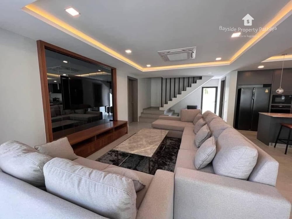 Продаю 5-к. виллу, 300м², 2/2 эт. в ЖК Jomtien Pool Villas 5