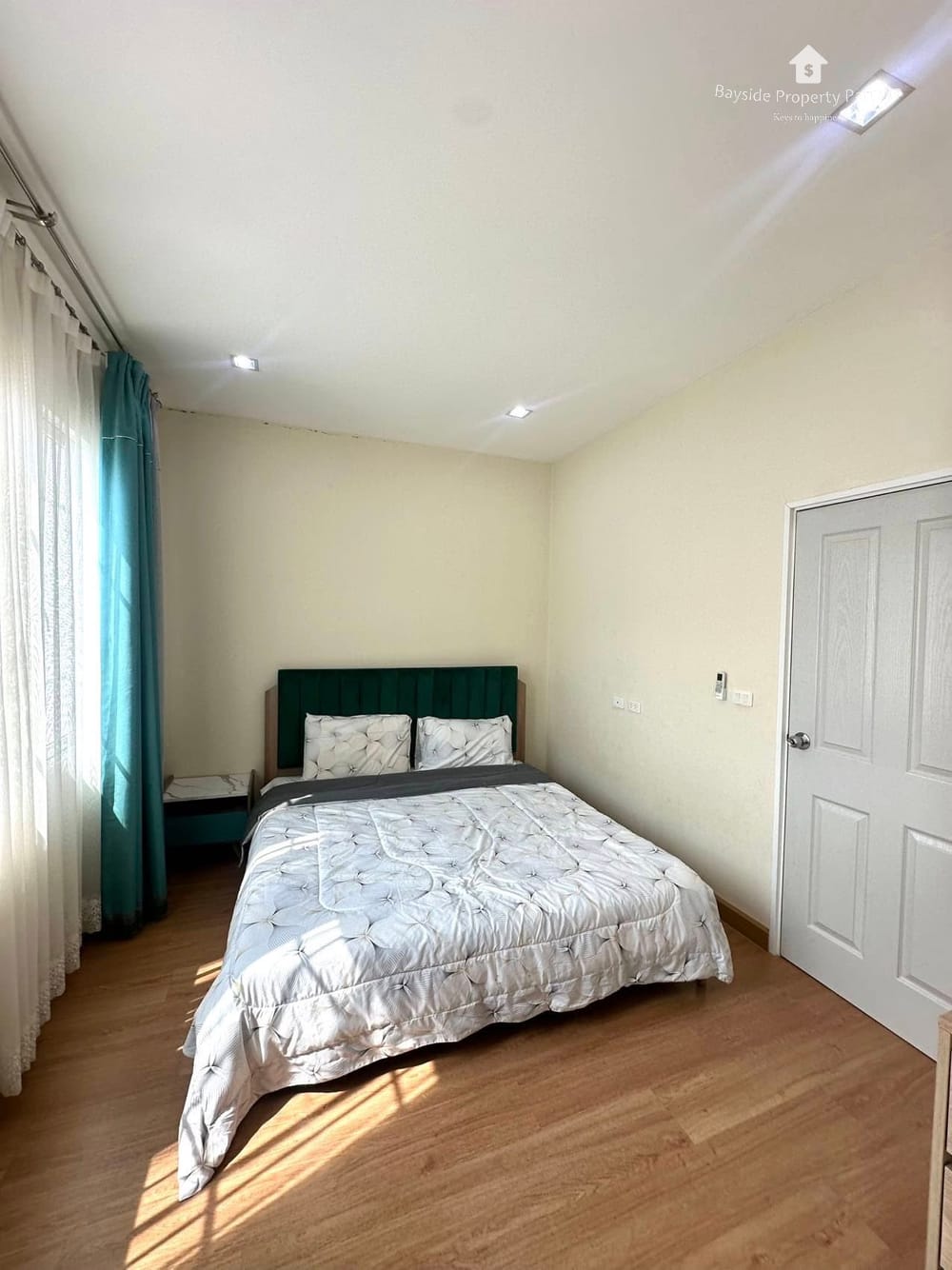 Spacious 4-Bedroom House for Sale in East Pattaya with City View and Air Conditioning 13