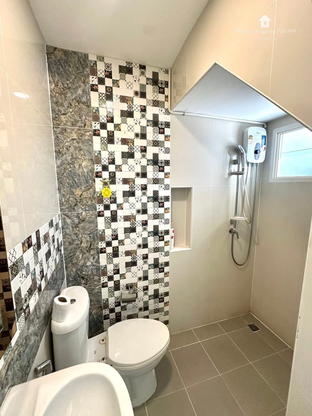 Spacious 4-Bedroom House for Sale in East Pattaya with City View and Air Conditioning 20