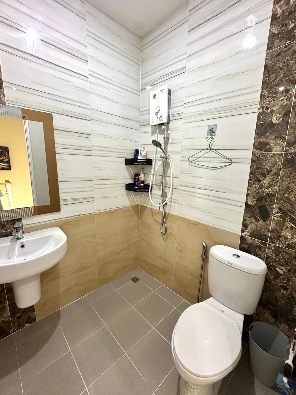 Spacious 4-Bedroom House for Sale in East Pattaya with City View and Air Conditioning 21