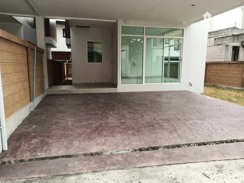 3-Bedroom Detached House for Sale in Nong Pla Lai, Pattaya - Pet Friendly with Air Conditioning 3