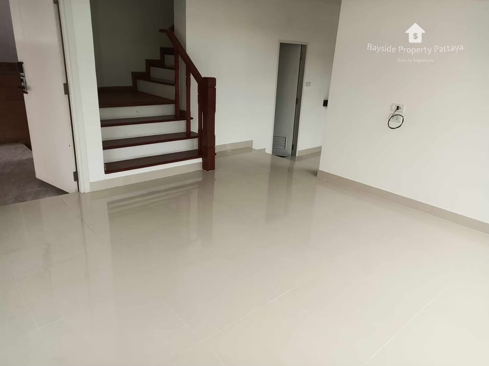3-Bedroom Detached House for Sale in Nong Pla Lai, Pattaya - Pet Friendly with Air Conditioning 4