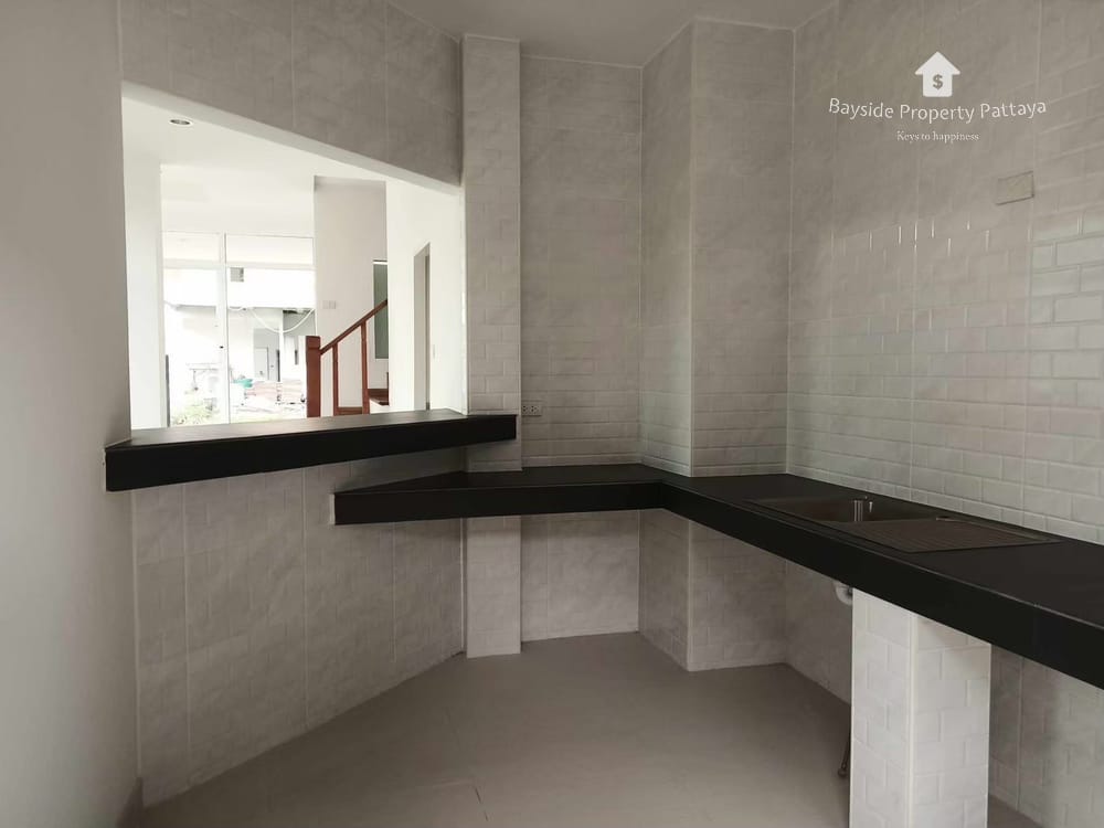 3-Bedroom Detached House for Sale in Nong Pla Lai, Pattaya - Pet Friendly with Air Conditioning 7