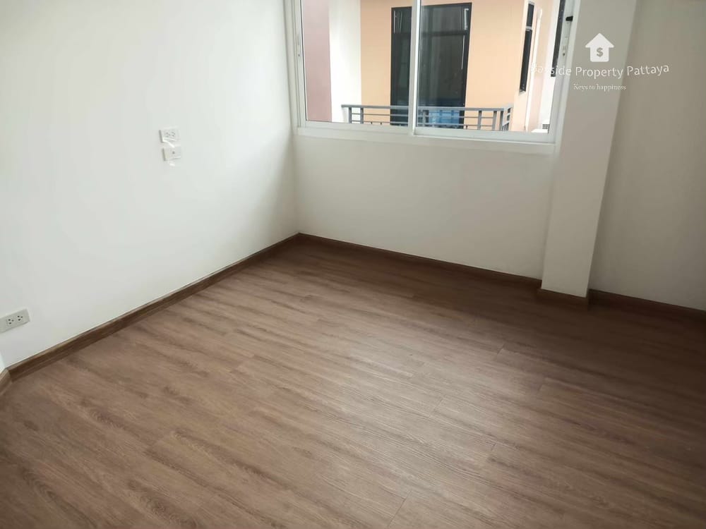 3-Bedroom Detached House for Sale in Nong Pla Lai, Pattaya - Pet Friendly with Air Conditioning 8
