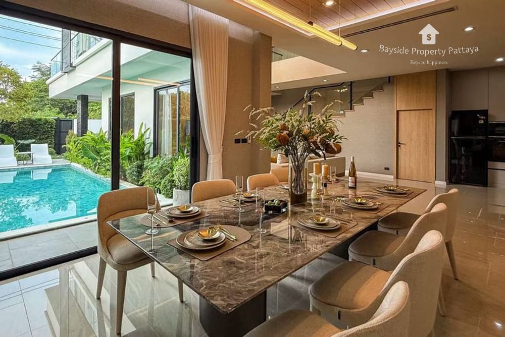 Spacious 4-Bedroom House for Sale with City View in Pattaya City 3