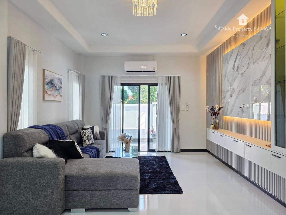 Spacious 3-Bedroom Detached House for Sale in East Pattaya - Pet Friendly with Air Conditioning 2