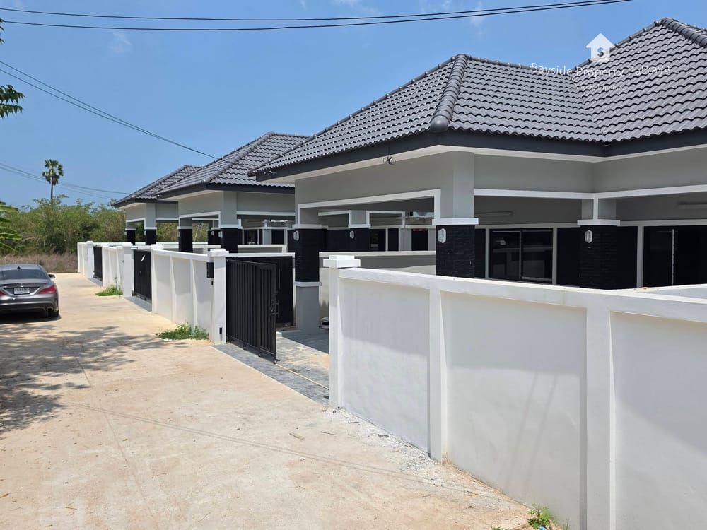 Spacious 3-Bedroom Detached House for Sale in East Pattaya - Pet Friendly with Air Conditioning 22