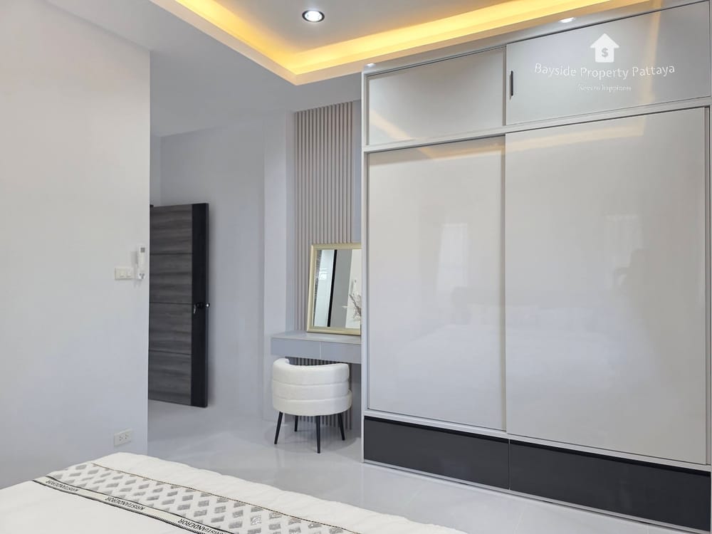 Spacious 3-Bedroom Detached House for Sale in East Pattaya - Pet Friendly with Air Conditioning 23