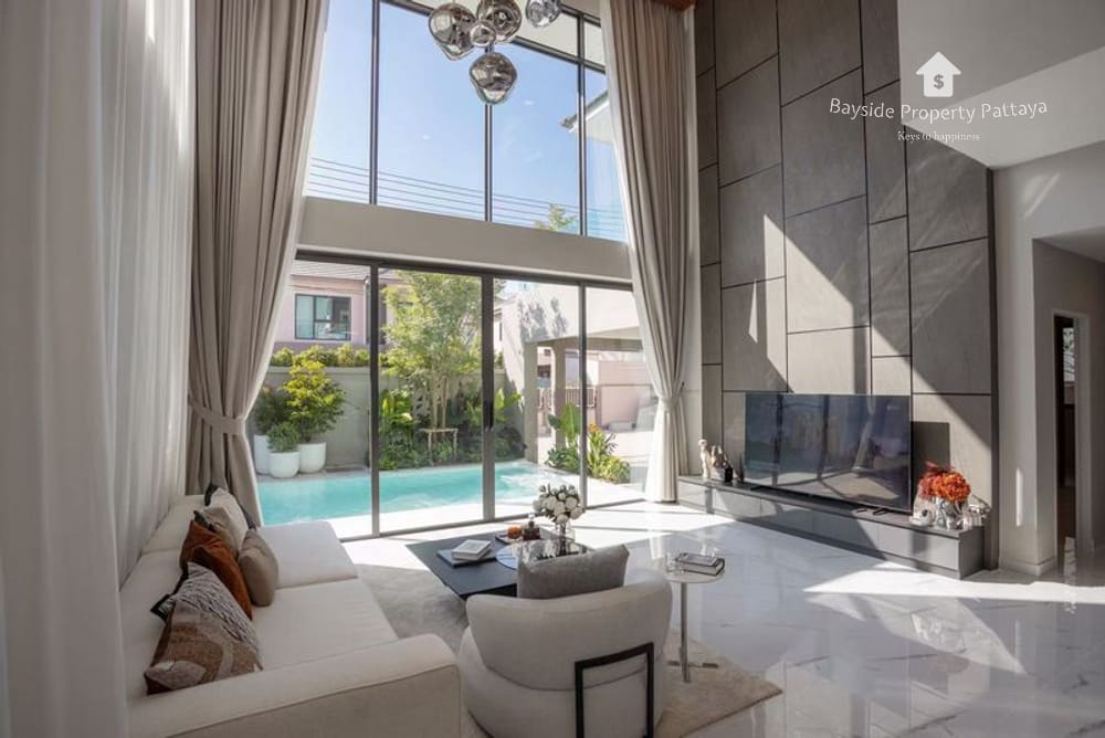 Spacious 5-Bedroom Villa for Sale in The Lake Huay Yai, East Pattaya 2